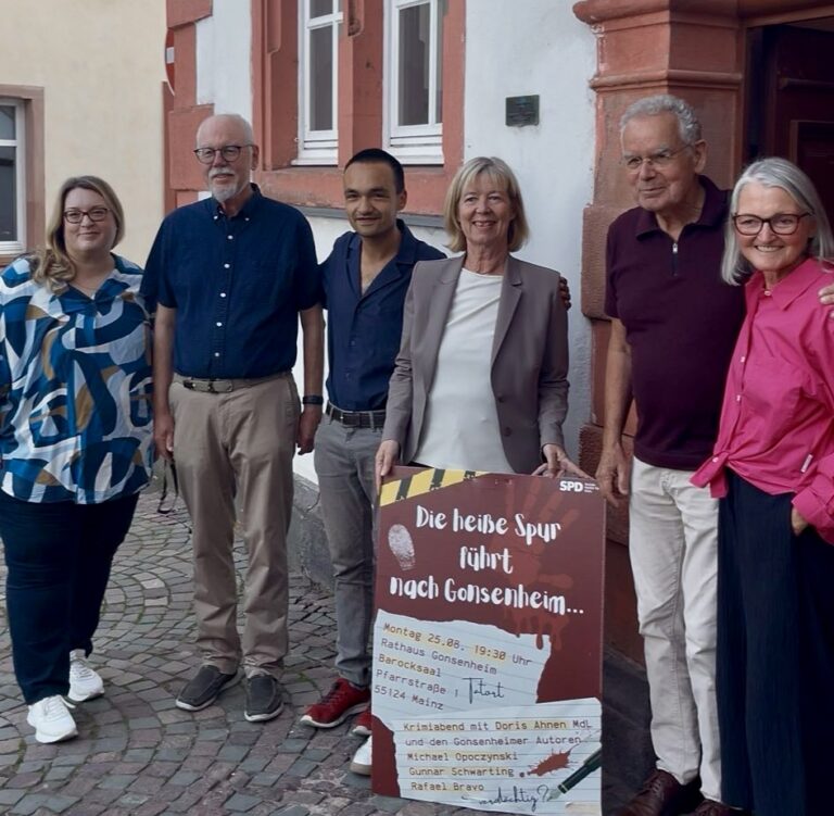 von links nach rechts: Kristina Diller (Co-Vorsitzende SPD Gonsenheim), Gunnar Schwarting (Autor), Rafael Bravo (Autor), Doris Ahnen (Landtagsabgeordnete), Michael Opoczynski (Autor), Gudrun Schneider-Bauerfeind (Co-Vorsitzende SPD Gonsenheim)
