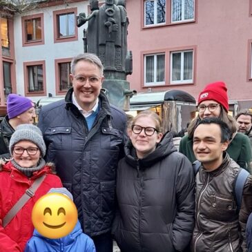Alexander Schweitzer im Kreise von Mitgliedern der SPD Gonsenheim